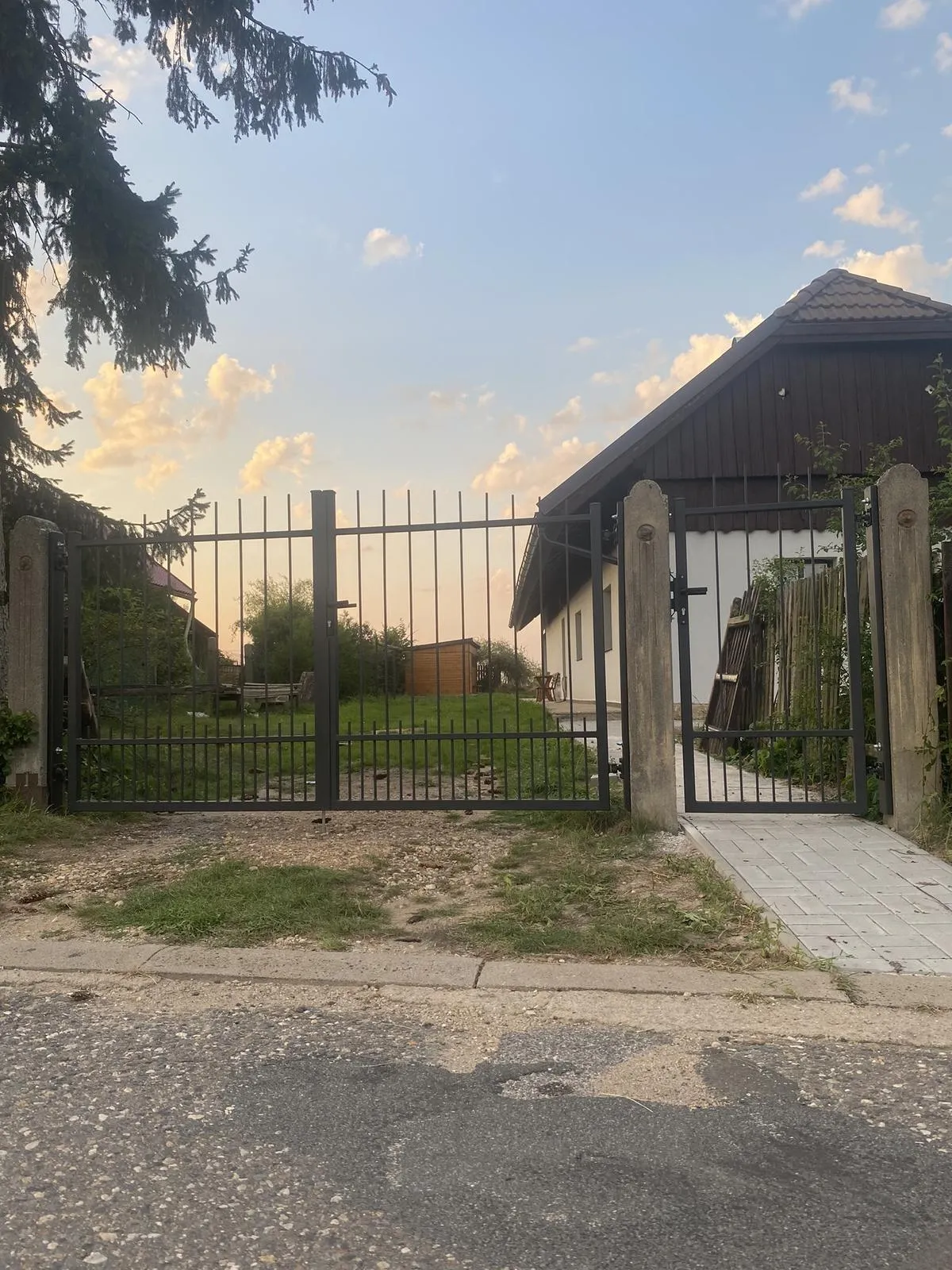 Křídlová brána a branka v kovaném stylu, Zdechovice — foto 3, Zdechovice