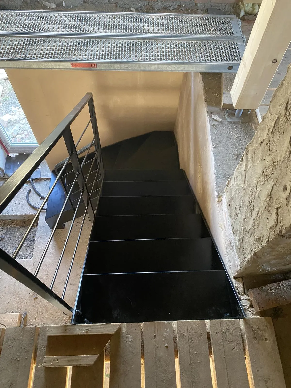 Interiérové celokovové schodiště, Kutná Hora — foto 1, Kutná Hora
