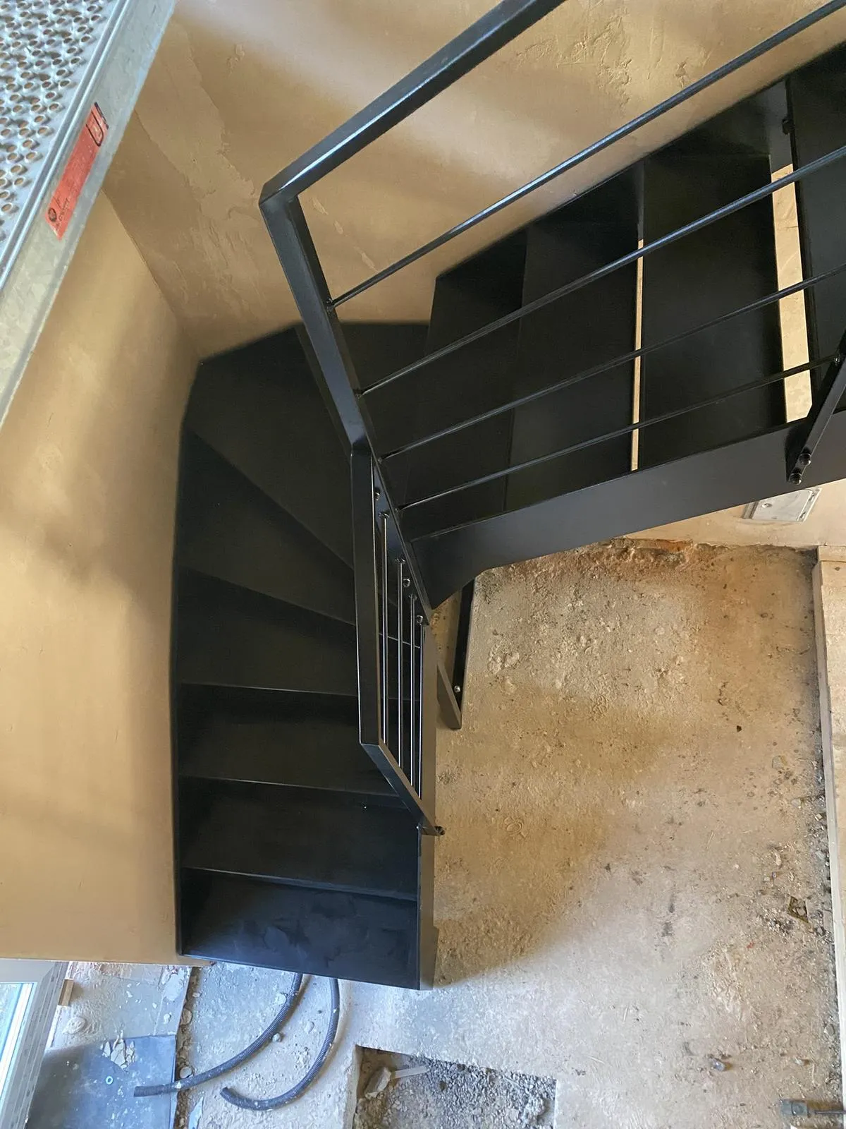 Interiérové celokovové schodiště, Kutná Hora — foto 2, Kutná Hora