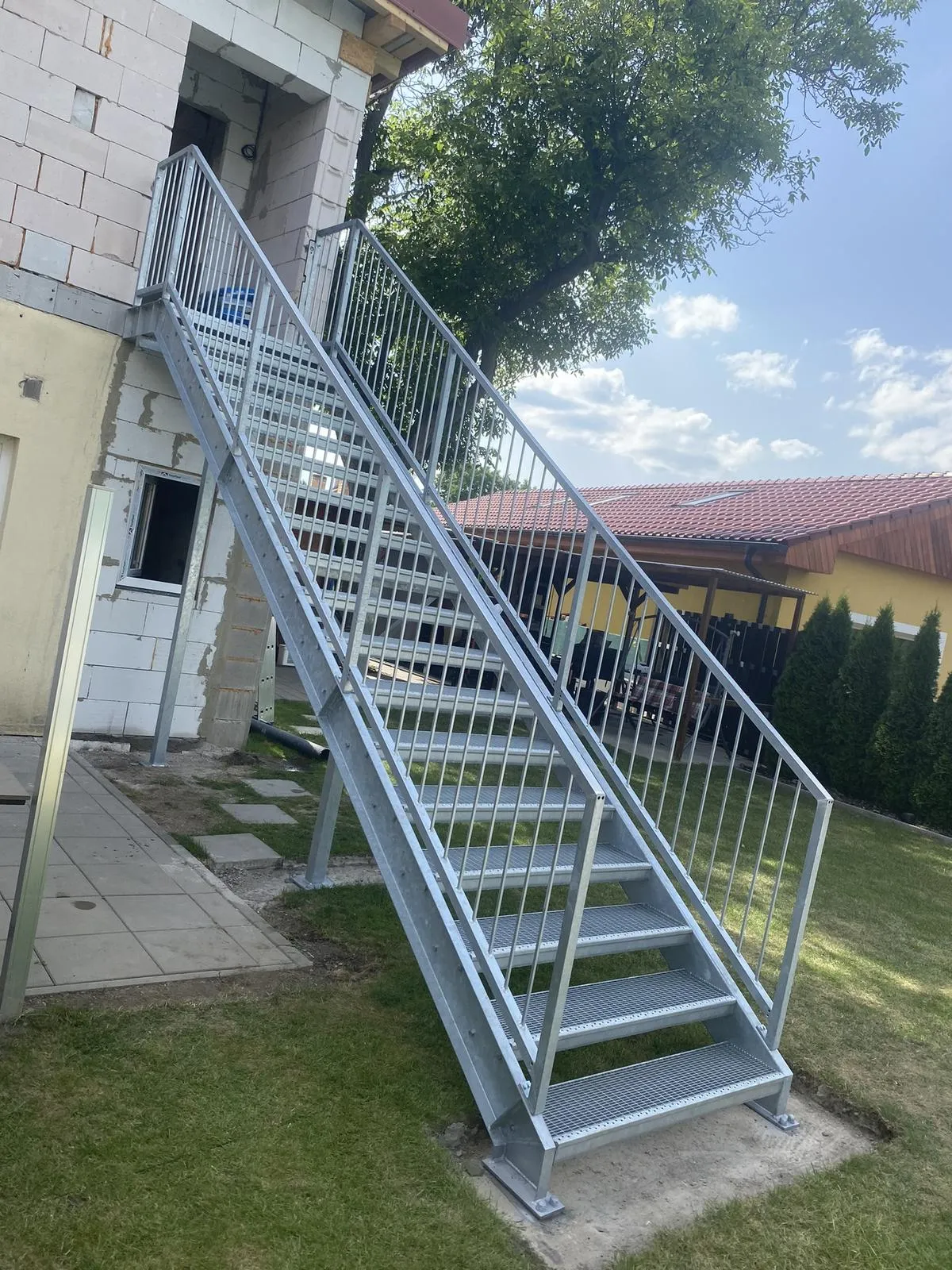 Přímé venkovní ocelové schodiště, Praha — Schodiště, Praha