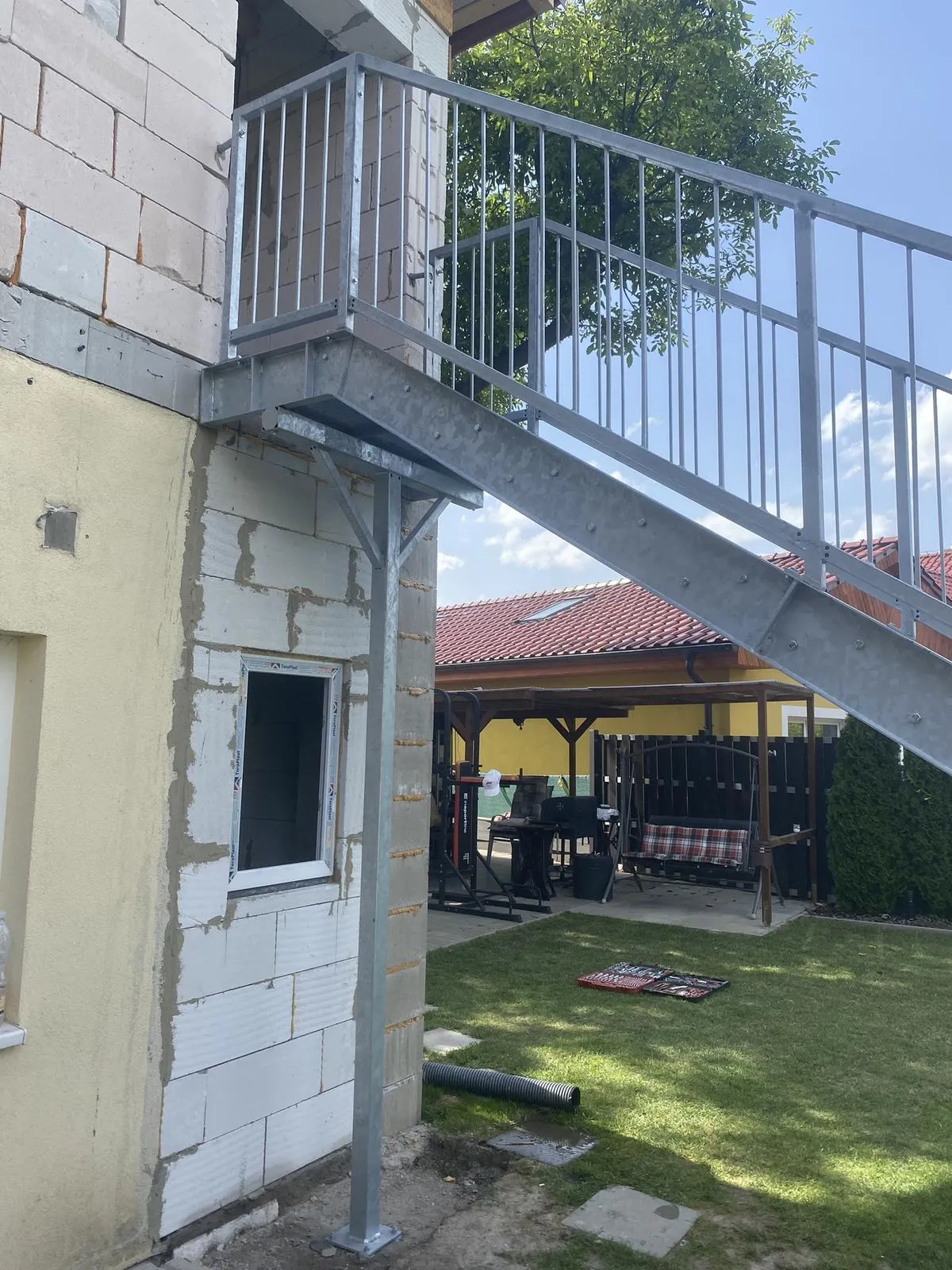 Přímé venkovní ocelové schodiště, Praha — foto 2, Praha