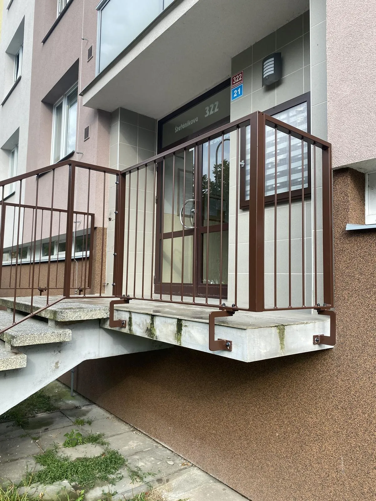 Exteriérové ocelové zábradlí, Hradec Králové — foto 2, Hradec Králové