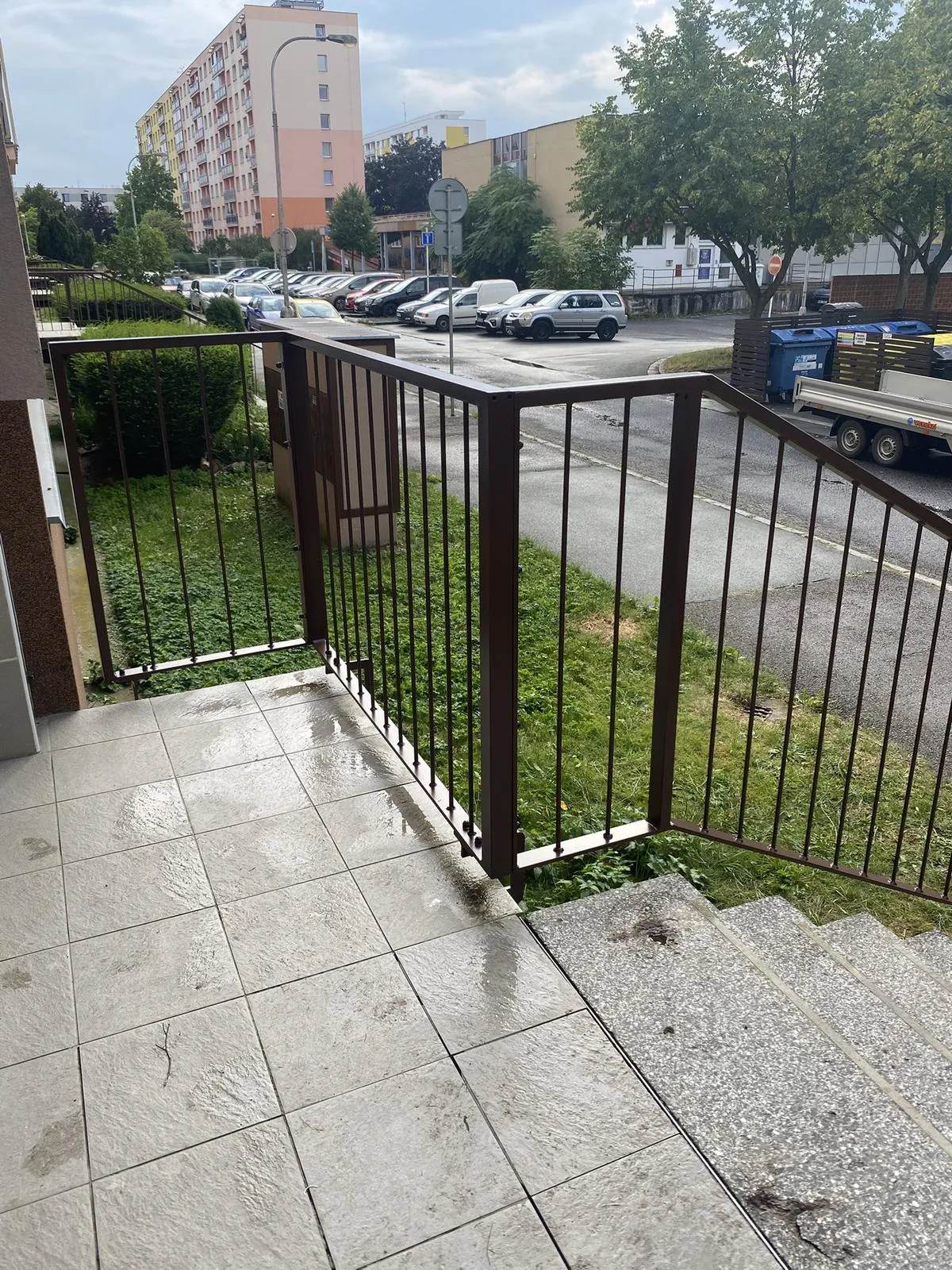 Exteriérové ocelové zábradlí, Hradec Králové — foto 3, Hradec Králové