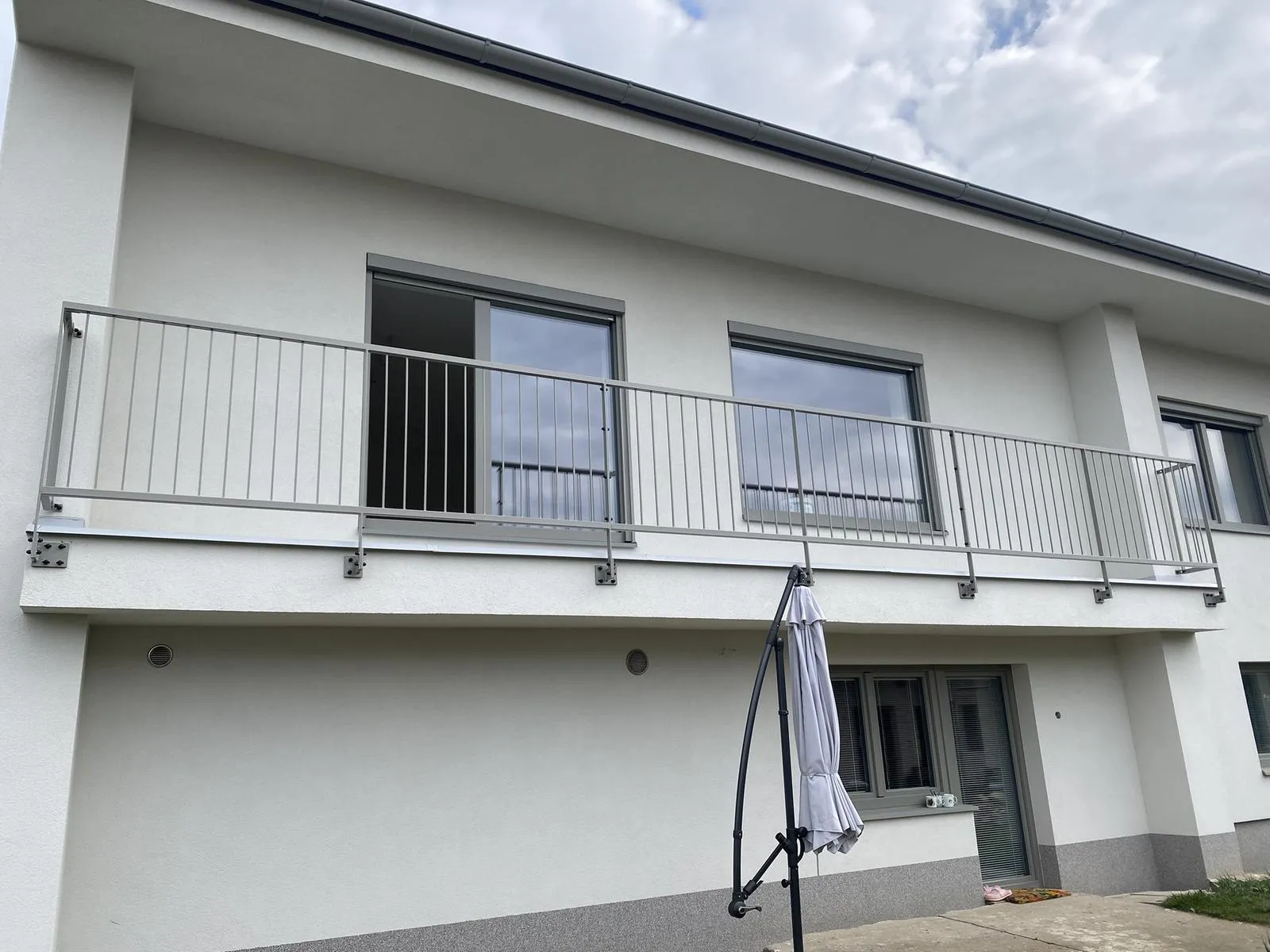 Exteriérové ocelové zábradlí, Postupice — Zábradlí, Postupice