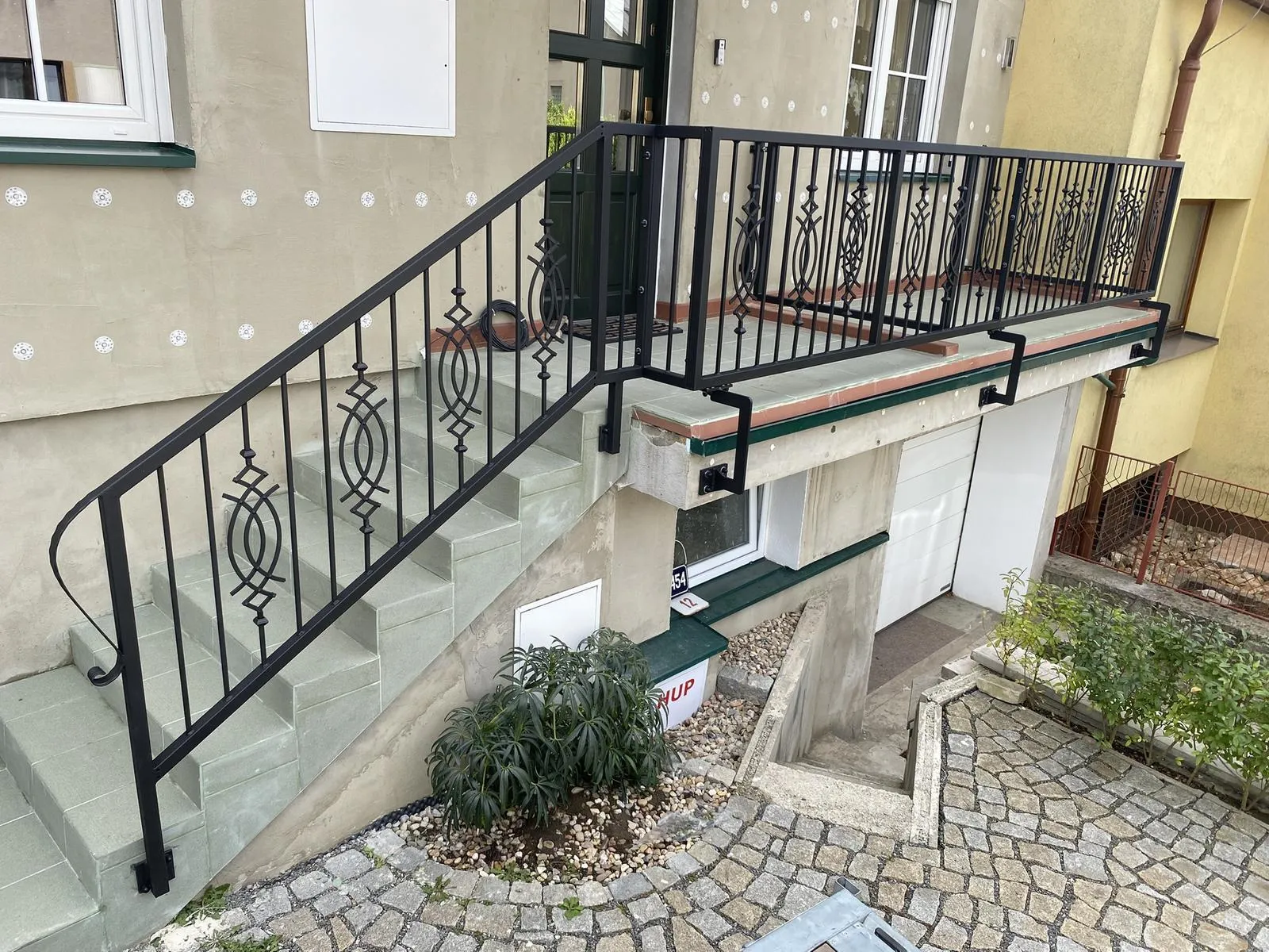 Kované exteriérové ocelové zábradlí, Žďár nad Sázavou — foto 2, Žďár nad Sázavou