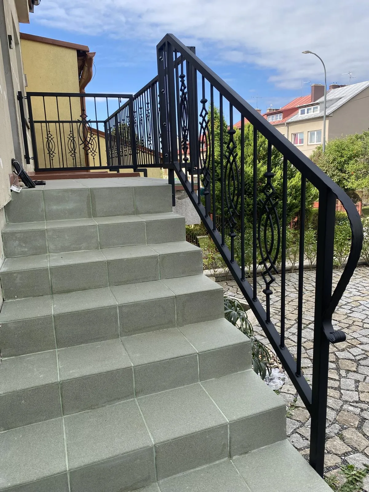 Kované exteriérové ocelové zábradlí, Žďár nad Sázavou — foto 4, Žďár nad Sázavou